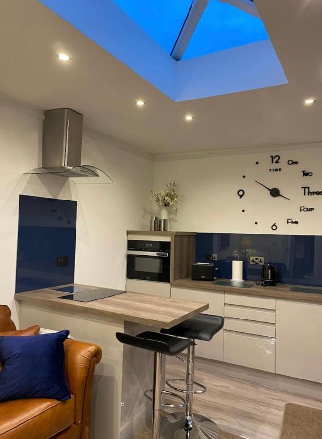 Balcony House Apartment In Kendal Exterior photo